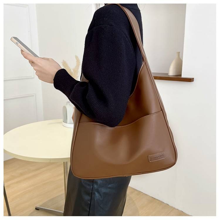 Simple leather tote bag